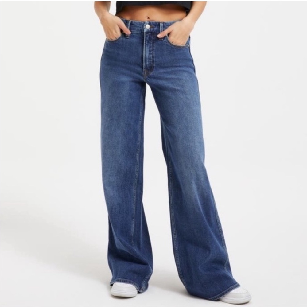 Good American | Good Skate High Waist Wide Leg Jeans size 6 fits like an 8!